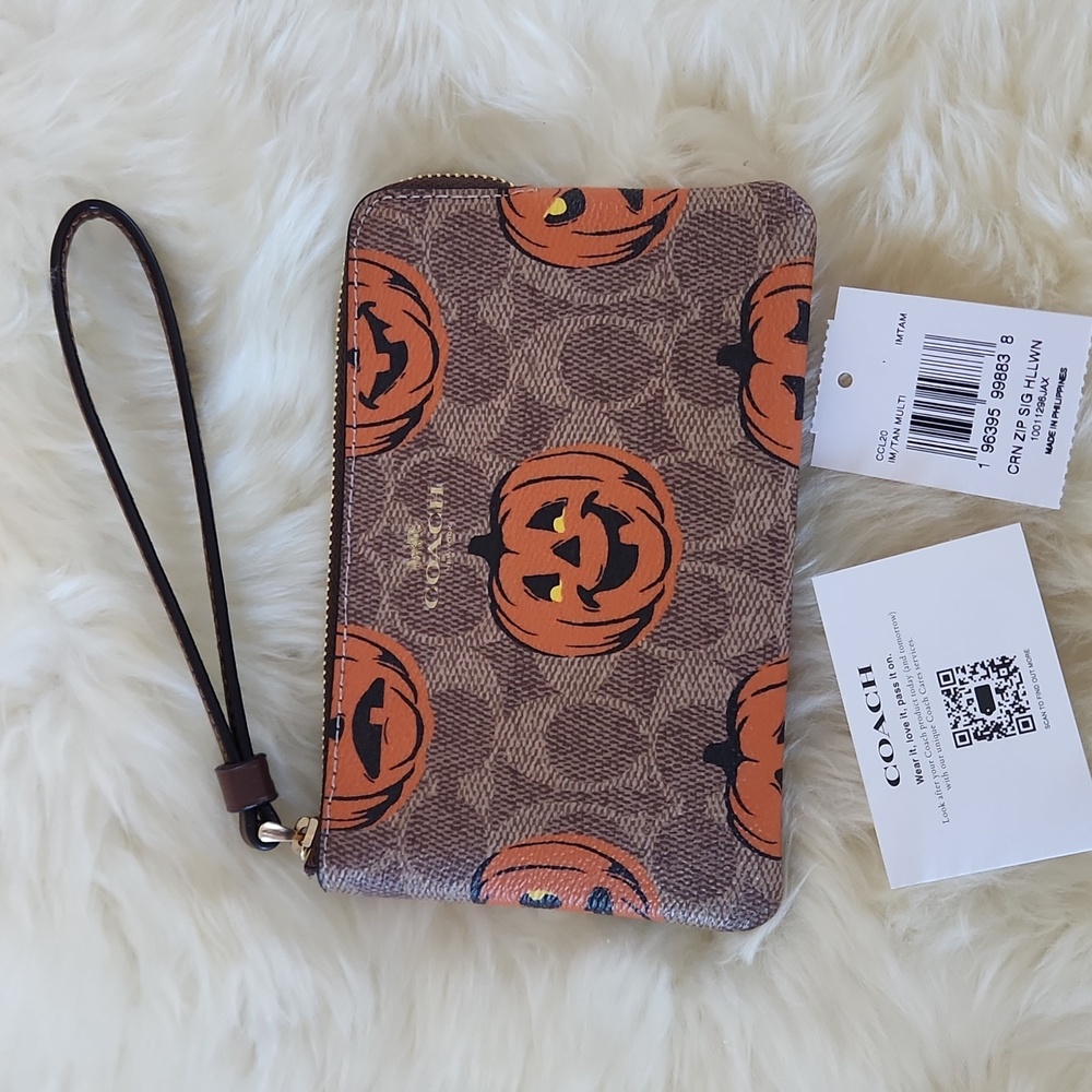 Adorable NWT Coach Halloween Pumpkin Signature Corner Zip Wristlet Wallet 🧡🎃🖤 - Picture 15 of 16